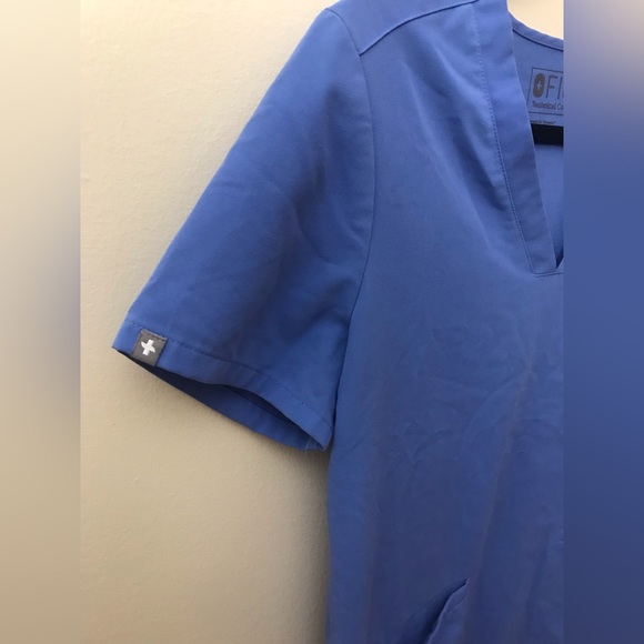 Figs Technical Womens Light Blue Scrub Two Pocket Style Top Size Small - Picture 7 of 12